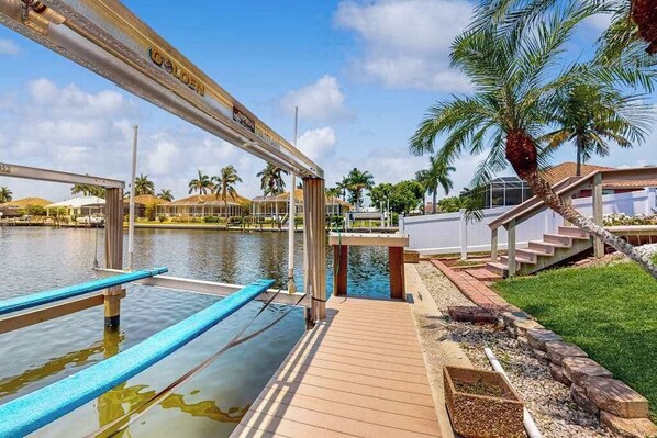 Pool - Incredible waterfront home with lanai, private pool, outdoor kitchen (Marco Island)