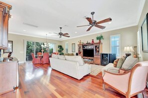 Offices - Water-view villa with sunset balconies, grill, & pool - walk to beach and dining (Fort Myers Beach)