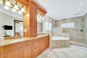 Shower, towels - Water-view villa with sunset balconies, grill, & pool - walk to beach and dining (Fort Myers Beach)