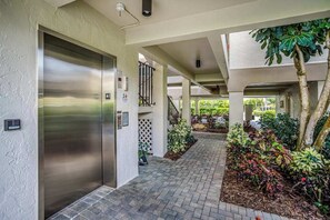 Interior - Second Floor Condo with Shared Pool, Central AC, WiFi, W/D - Snowbird Friendly (Marco Island)