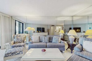 TV, offices - Elegant Waterfront Condo with WiFi, Pool & Tennis - Walk to Beach (Marco Island)