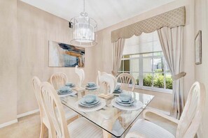 Dining - Country club retreat with private pool, water views, on-site golf, & gym (North Fort Myers)