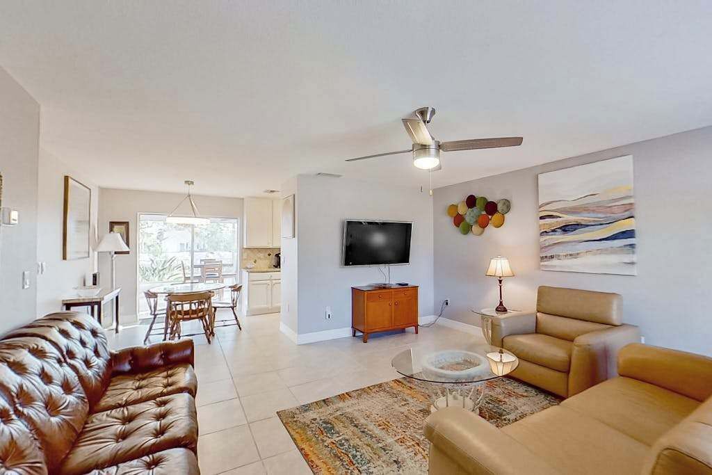 Dog-friendly, Snowbird-ready Florida Escape  Near Beaches & Golf - North Port, FL