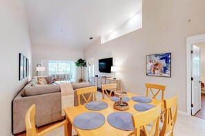 Interior - 2nd-floor lakefront condo with heated pool, lake view, balcony, bikes, fast WiFi (Naples)