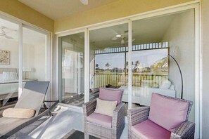 Terrace/patio - Newly Remodeled Chic Condo on the GreenLinks golf course with lanai, pool. (Naples)