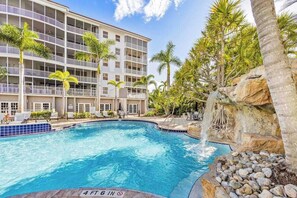 Pool - Beautiful, luxury condo in Regatta at Vanderbilt Beach with hot tub, gym & lanai (Naples)