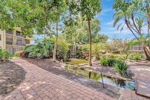 Property grounds - Your Serene Escape Awaits Discover Paradise in Naples at Park- near beach & golf (Naples)