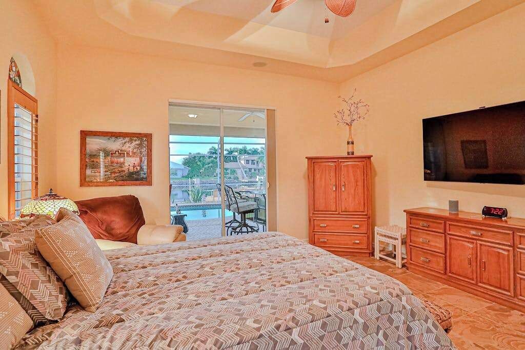 3 bedrooms, desk, iron/ironing board, WiFi