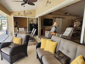 TV, offices - Waterfront Bliss with Private Pool & Gulf Access (Punta Gorda)