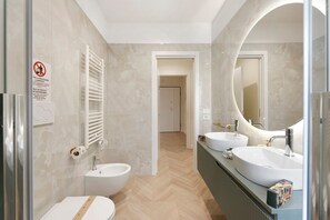 Shower, hair dryer, towels - B&B Ni.Na – Smeraldo Room (Pompei)