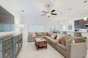TV, offices - Spacious coastal home, dog-friendly, private heated pool & close to everything (Cape Coral)