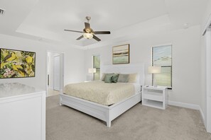 4 bedrooms, iron/ironing board, WiFi, bed sheets - Spacious coastal home, dog-friendly, private heated pool & close to everything (Cape Coral)