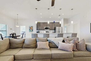 TV, offices - Spacious coastal home, dog-friendly, private heated pool & close to everything (Cape Coral)
