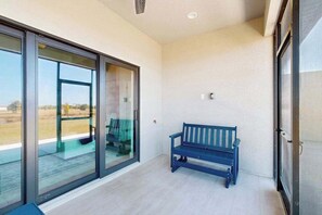 Terrace/patio - Lakefront lanai living w/ fenced yard, fishing, golfers paradise, Dogs OK (Placida)