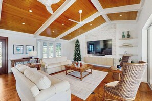 TV, offices - Spacious canal front home with private pool, dock & close to everything (Marco Island)