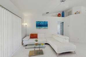 TV, offices - Coastal home with pool, lanai, and washer and dryer (Marco Island)