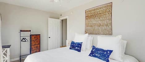 2 bedrooms, iron/ironing board, WiFi, bed sheets