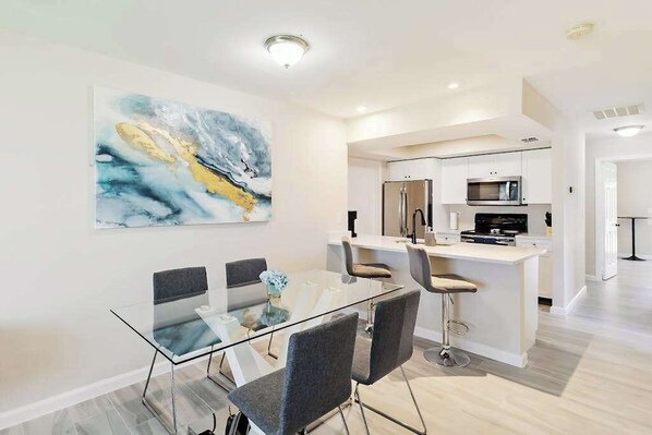 Dining - Stunning property with heated pool, grill, hammock, & smart TVs - dog-friendly (Cape Coral)