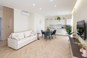 TV - Zaffiro Room – Boutique Stay in Pompeii (Pompei)