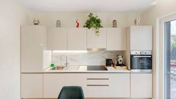 Fridge, microwave, oven, stovetop