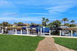 Marina - Snowbird Retreat – Canal Home w/Pool, Game Room & Pet Friendly (Punta Gorda)
