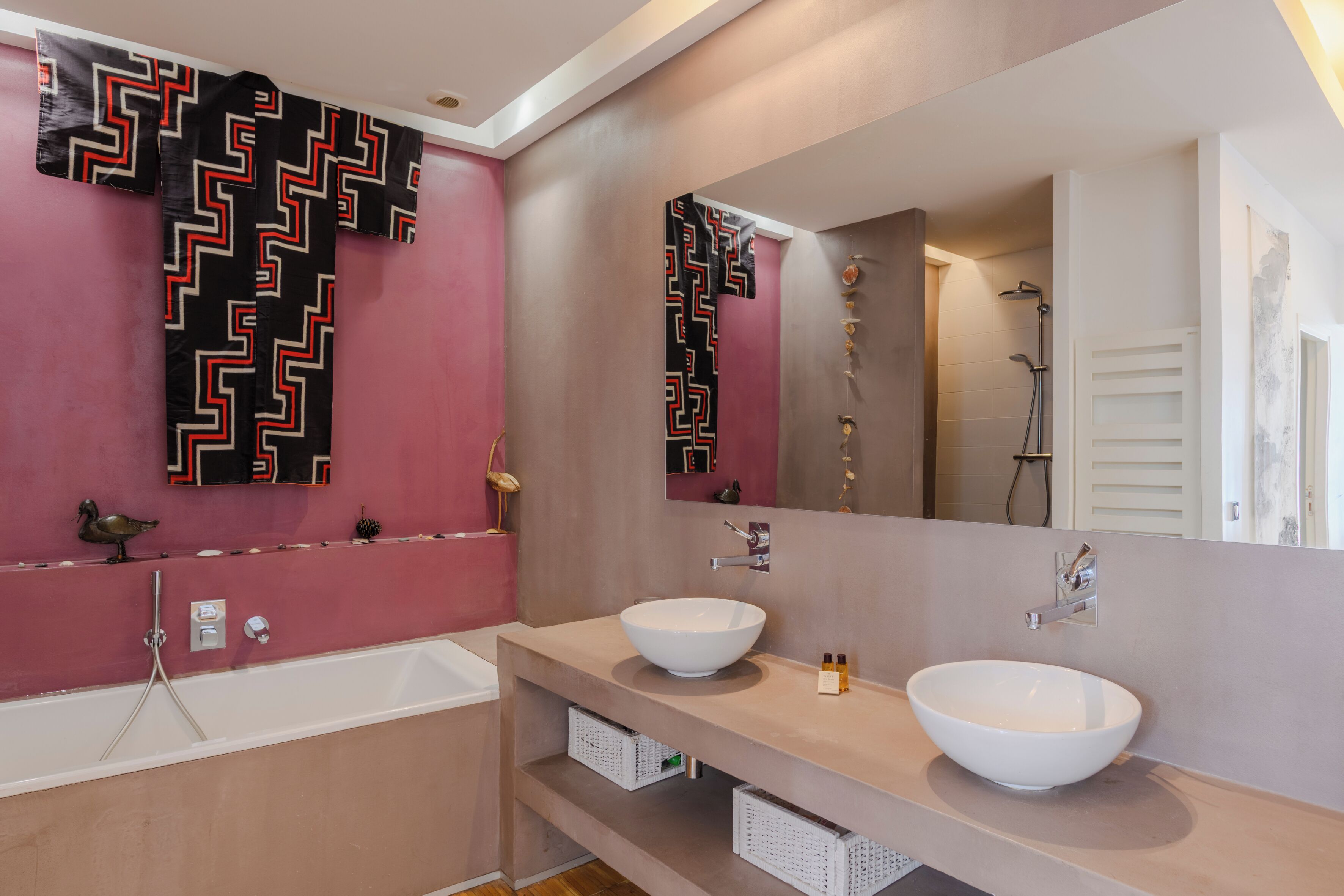 Apartment, Courtyard View | Bilik Mandi