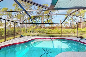 Pool - Cozy home with private pool, lanai, central AC & washer/dryer (Port Charlotte)