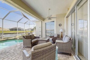 Terrace/patio - Serene and elegant with heated pool, water views, family and dog friendly, W/D (Port Charlotte)