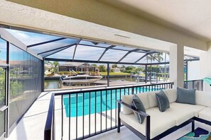Terrace/patio - Dazzling coastal home with private pool & spa, lanai, AC, W/D, WiFi (Marco Island)
