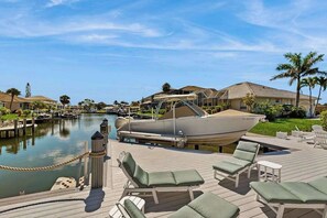 Marina - Canal front home with private pool spa, washer/dryer, & AC (Marco Island)