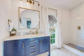 Shower, hair dryer, towels - Canal front home with private pool spa, washer/dryer, & AC (Marco Island)