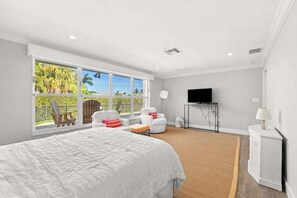 3 bedrooms, iron/ironing board, WiFi, bed sheets - Snowbird-friendly home near water with private heated pool, grill, patio, & W/D (Marco Island)