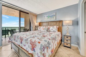 2 bedrooms, iron/ironing board, travel cot, Internet - Unwind with Ocean Views: Your Perfect Marco Island Escape! (Marco Island)