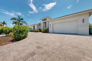 Exterior - Brand-new home with pool, pool spa, grill, & screened-in patio - snowbirds OK (Marco Island)