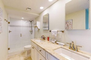 Shower, hair dryer, towels, shampoo - Waterfront condo with bay views, pool, tennis, pickleball, beach, & dock access (Marco Island)