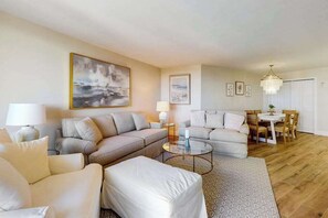 TV, offices - Gulf-view condo with beach, pool, tennis courts, & 10+ pickleball courts (Marco Island)