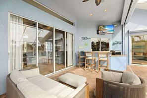 TV, offices - Large corner lot home with canal views & screened in pool - close to the beach (Marco Island)