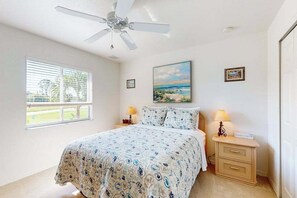 Iron/ironing board, WiFi, bed sheets - Close to Gulf with pool & updated interior (Rotonda West)