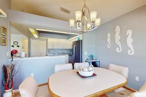 Dining - Close to Gulf with pool & updated interior (Rotonda West)