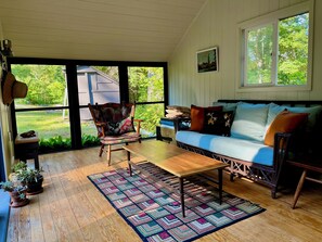 TV, fireplace - Mountain House near Swimming, Hiking & Kayaking (Rumford)