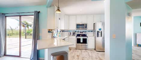 Fridge, microwave, oven, stovetop