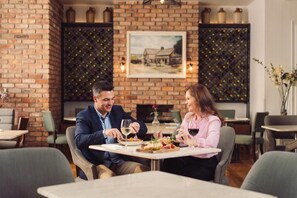 Dining - Ivanhoe Hotel (Carryduff)