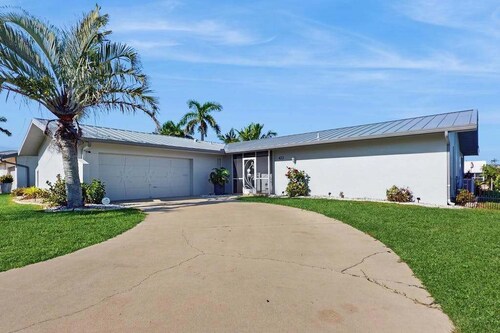 Snowbird Paradise w/Pool, Game Room & Pet-Friendly