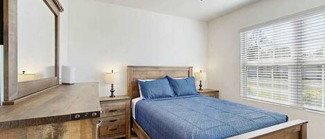 4 bedrooms, iron/ironing board, WiFi, bed sheets