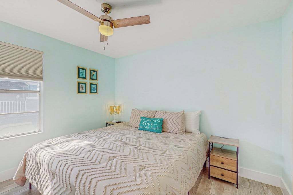 3 bedrooms, desk, iron/ironing board, WiFi