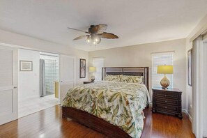 3 bedrooms, iron/ironing board, WiFi, bed sheets - Beautiful, dog-friendly home with in ground pool, putting green & sundeck (North Fort Myers)