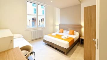 Triple Room | Desk, laptop workspace, free WiFi