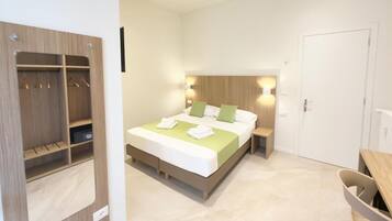 Classic Double Room | Desk, laptop workspace, free WiFi