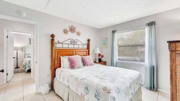 4 quartos, ferros/tábuas de passar roupa, Wi-Fi, roupa de cama