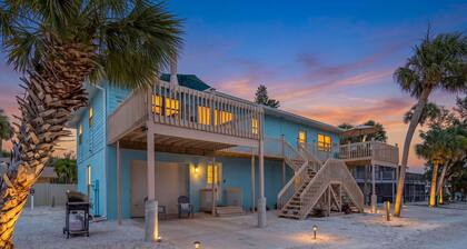 Coastal Quadruplex on Manasota Key, Dog and Snowbird-Friendly Studio (Unit D)